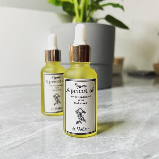 Organic apricot oil for glowing skin