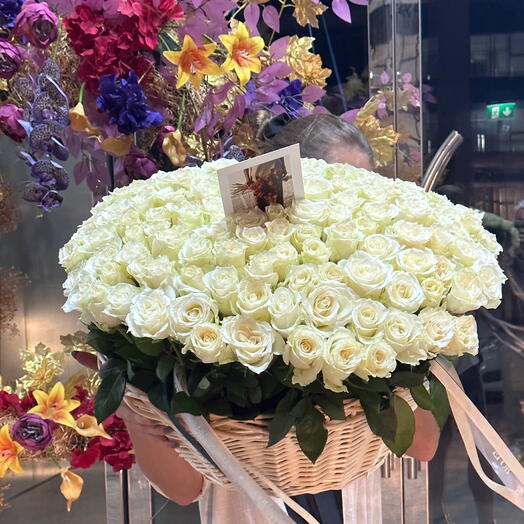 Classical 101 Basket of Roses white