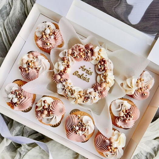 Мини-торт с капкейками