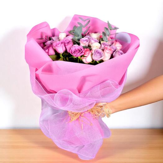 Elegante ramo mixto de rosas | Púrpura, blanco, rosa   Rosas rosa claro