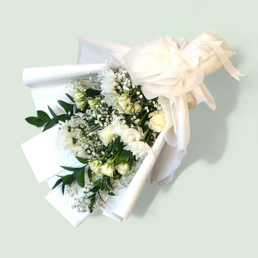 Изящное белое объятие