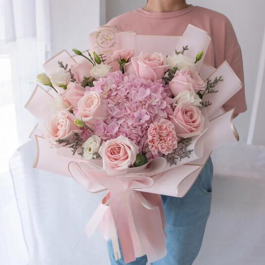 Ivory Romance Anniversary Flowers