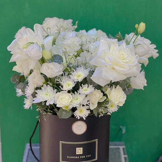 White mix flowers box