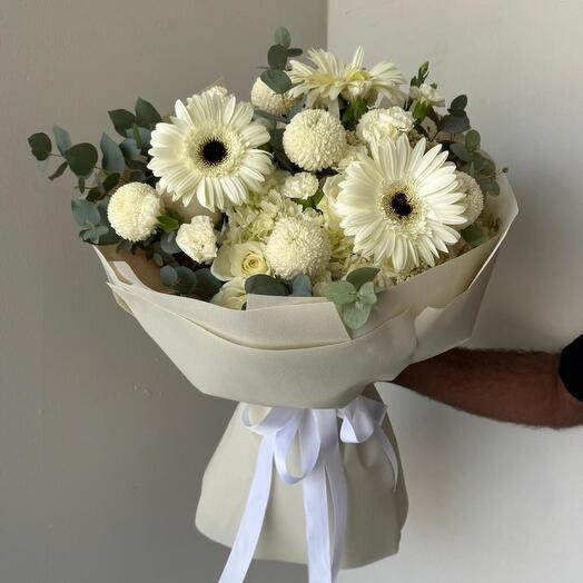 Bouquet moderne de fleurs blanches