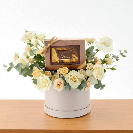 Элегантный букет благодарности   Коробка ассорти шоколада Bostani