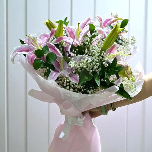 Elegant Lily and Gypsophila Bouquet – Pink Lilies with White Baby s Breath