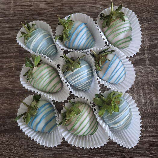 Chocolate coated strwberries 9pcs