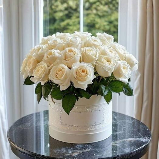 Коробка нежно-розовых роз