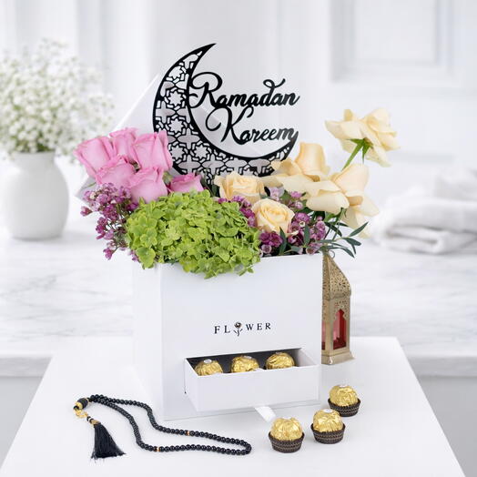 Crescent Delight Floral Hamper