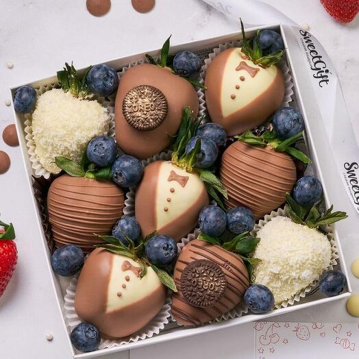Strawberries in chocolate "Gentleman"