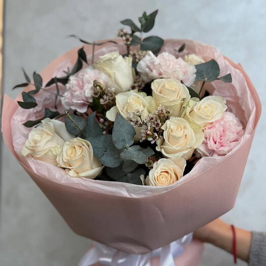 ПАЧ РОЗЫ   ГВОЗДИКА В БУКЕТЕ