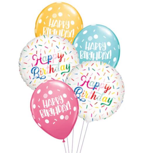 Напольный букет из шаров с радужной посыпкой для дня рождения