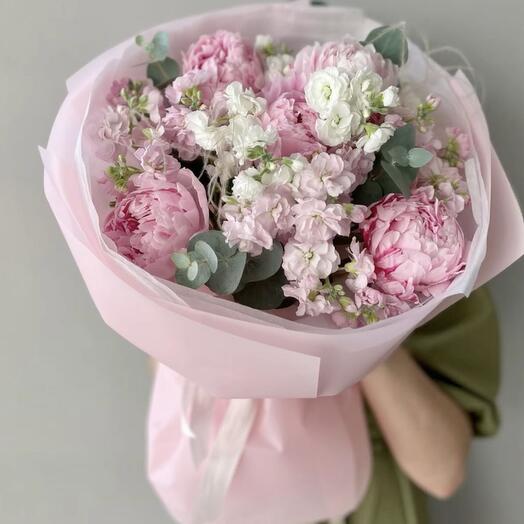 Sarah Bernhardt pony bouquet