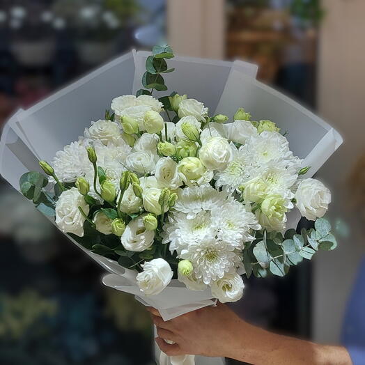 Жемчужная белизна | Букет белых лизиантусов | Доставка в тот же час в Дубае