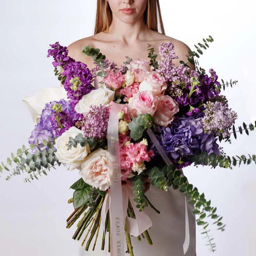 Midnight Rose: Small Bouquet of Matthiolas, Roses, Hydrangeas and Eustomas