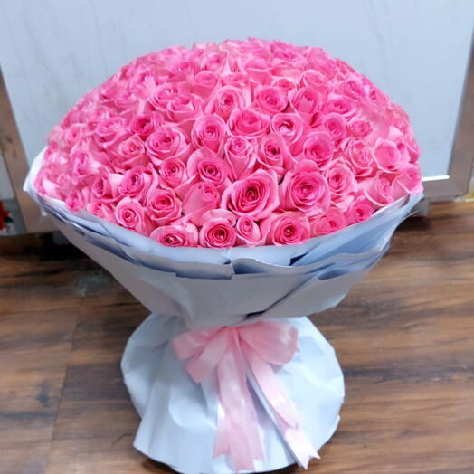 151 Pink Roses Bouqute