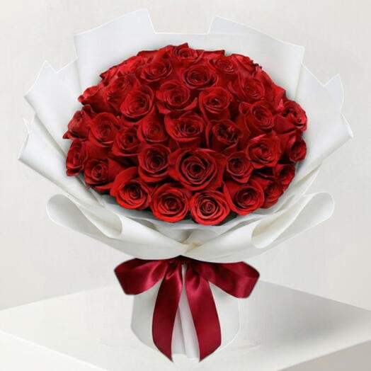 Deluxe In White _ Valentine s Luxurious 51 Red Rose Bouquet For Her