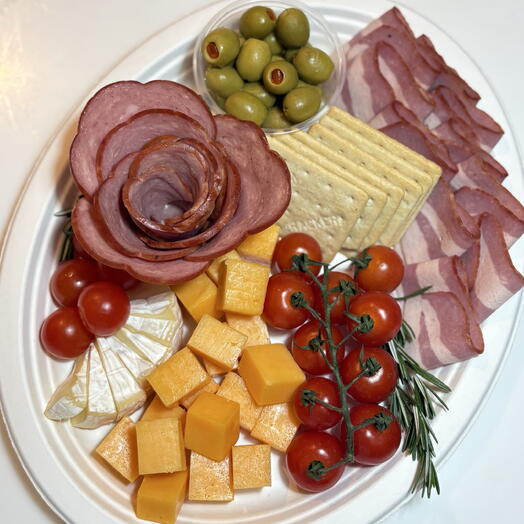 Gourmet Cheese   Cold Cuts Snack Platter