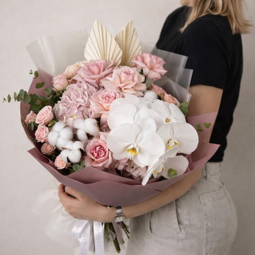 Signature Bouquet with Pink Ohara Roses