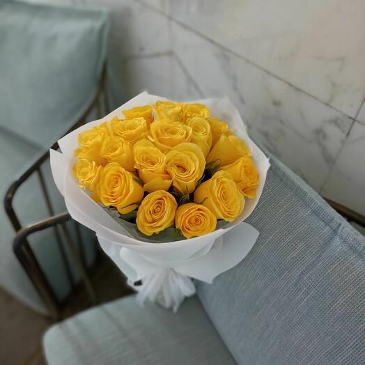 YELLOW TOP SUN ROSE BQT