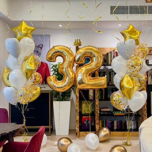 Set blanco y dorado con números