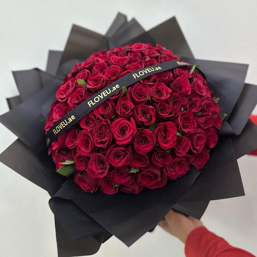 100 red Roses