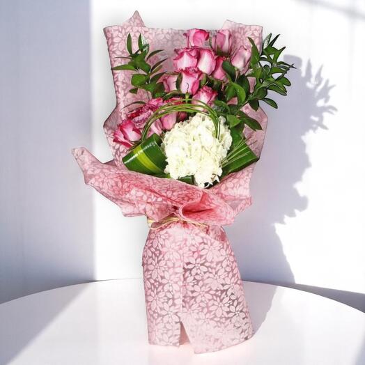 Elegant Flat Pink Rose   Hydrangea Bouquet | 15 Pink Roses, White Hydrangea   Ruscus