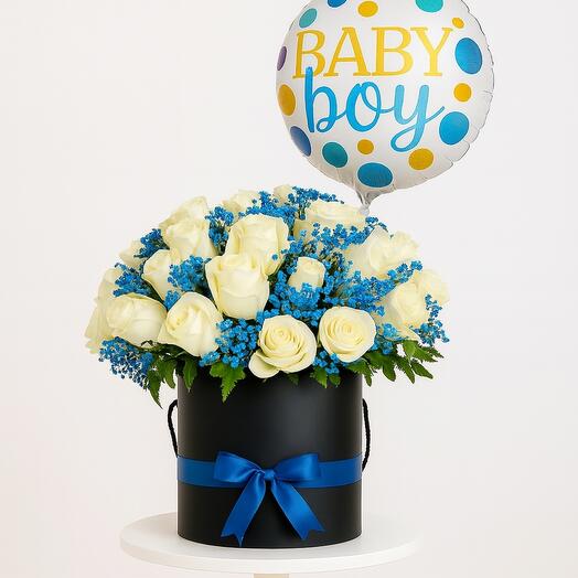 Белый и голубой букет для мальчика в коробке