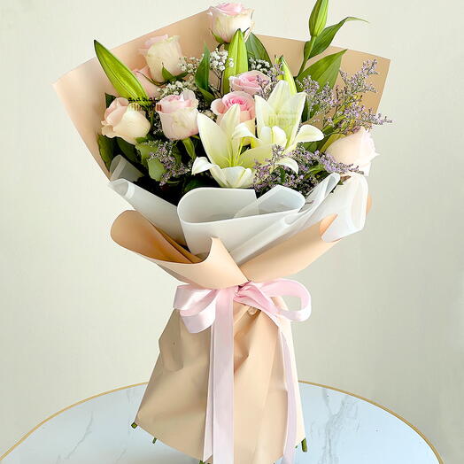 Bouquet Of Pink roses and lilies