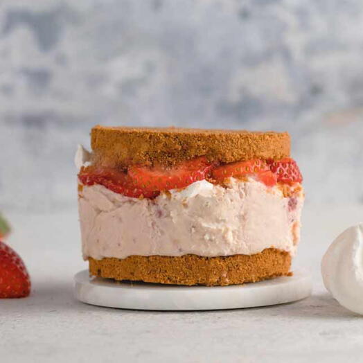 Strawberry Swirl Mini Cheesecake Sandwich