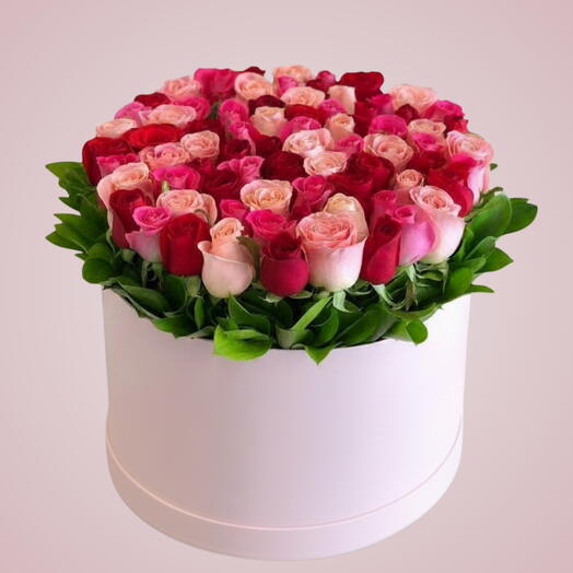 Caja de rosas frescas