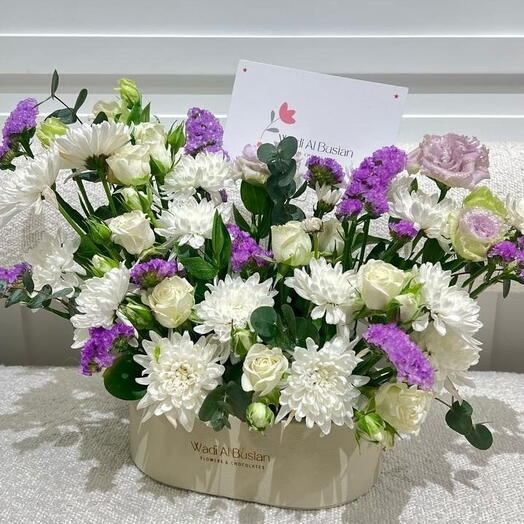 Кожаная коробка с белыми цветами 4