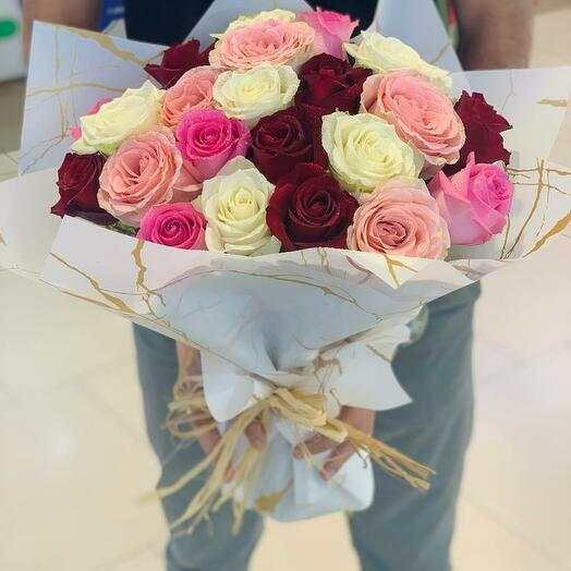МИКС РОЗ В БУКЕТЕ