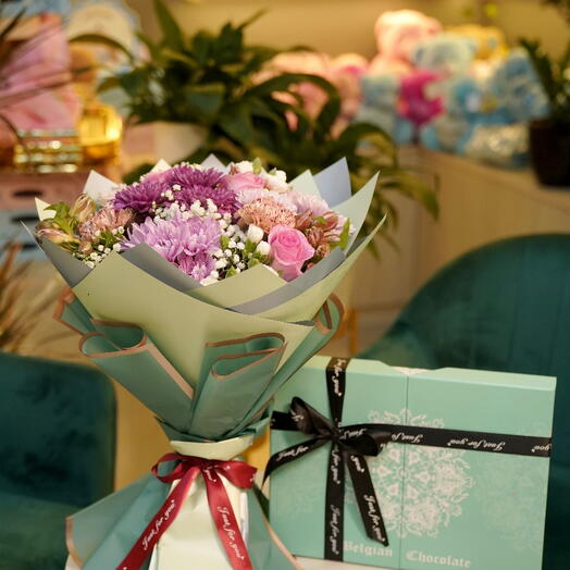 Pink mix roses bouquet with Box chocolate