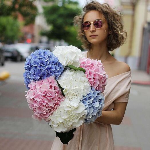 Bouquet of assorted hydrangeas 7