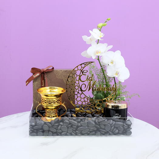 Eid Dates and Bakhoor Floral Hamper Black