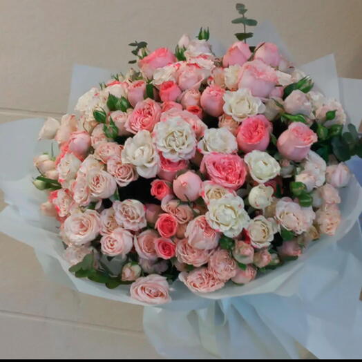 Букет румяных цветов