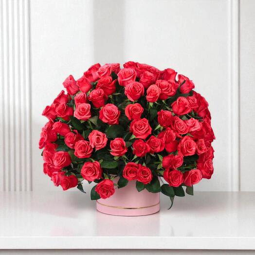Бесконечная страсть – 101 красная роза в шляпной коробке
