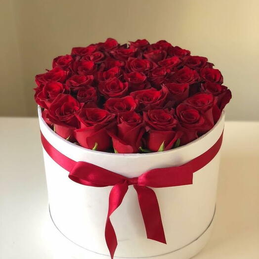 Luxury Red Rose Bouquet in Elegant White Box with Ribbon - Perfect Gift for Special Occasions