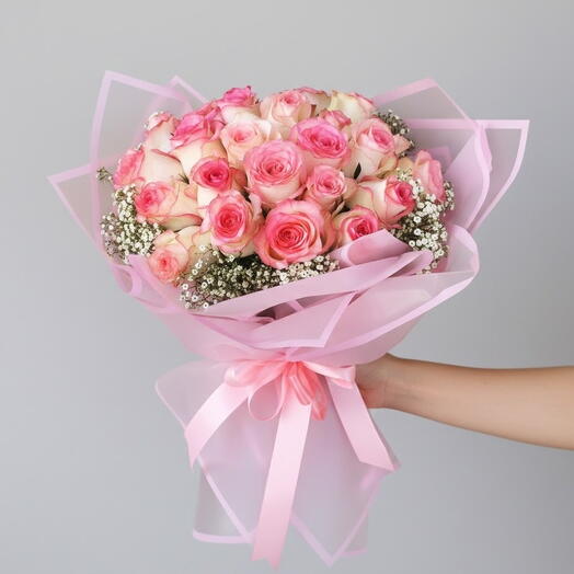Voguish Pink Roses Bouquet