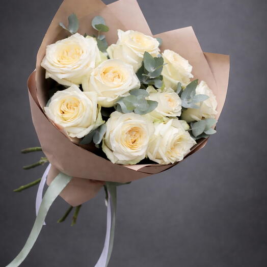 9 ورود بيضاء فاخرة