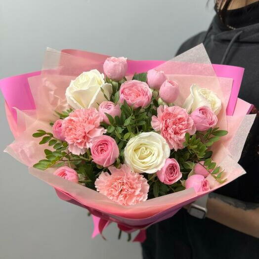 Романтическая белая роза и розовая пионовидная роза Восторг-1983