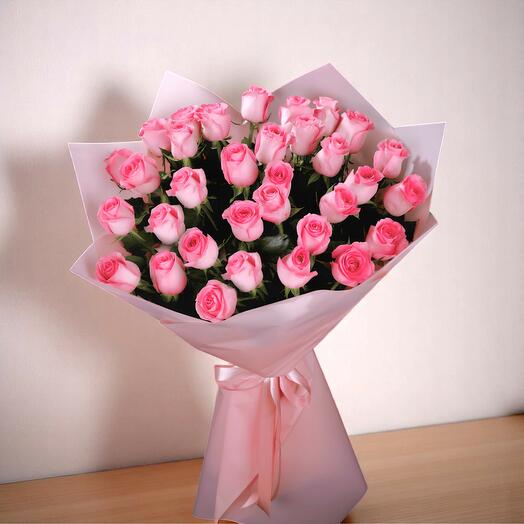 Букет из 51 розовой розы в упаковке