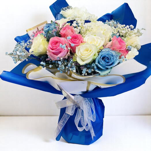 "Armonía de Colores" – Elegante Ramo Mixto de Rosas