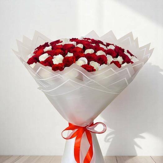 Grand Red   White Rose Bouquet
