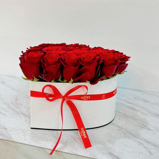 Oh My Lovely Heart: Fresh Red Roses in a Heart-Shaped Box