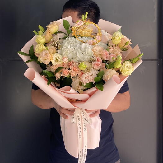 Birthday Bash | Hydrangea White | Spray Roses | Lisianthus | Birthday Topper