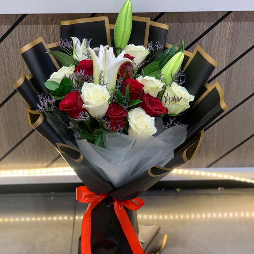 Lilly Rose Bouquet Anniversary