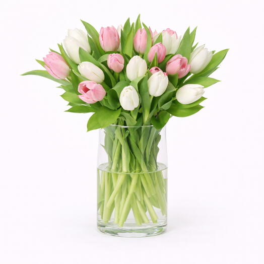 Цилиндрическая ваза с белыми и розовыми тюльпанами