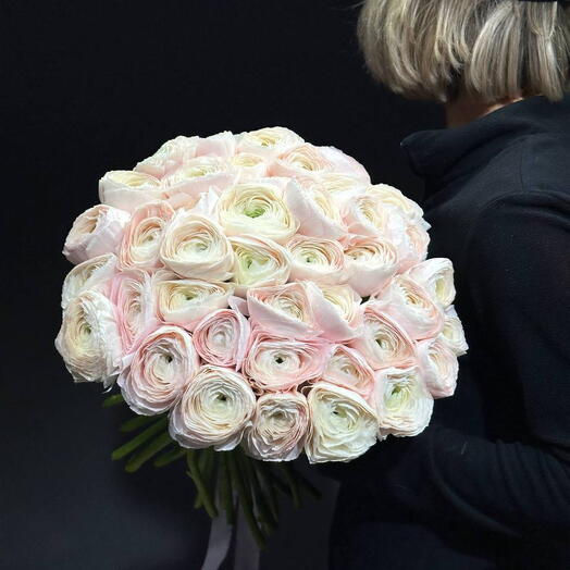 Un gran ramo de ranúnculos